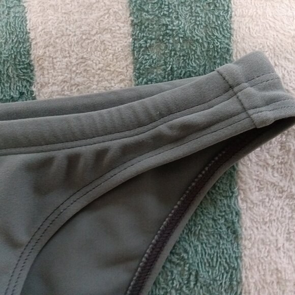 VINTAGE REAR LOGO "BODS" GRAY SWIM BRIEF, ASIAN SIZE "XL" US "32" (Pre-Owned) - Picture 3 of 9